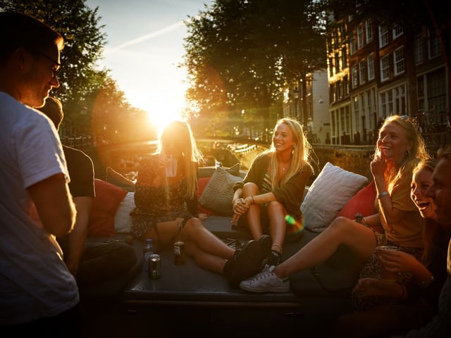 Amsterdam: Private BBQ Cruise with Personal Chef &amp; Drinks