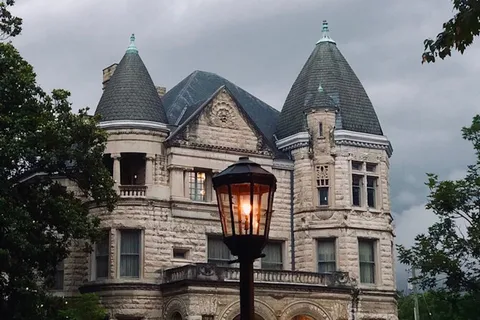 Louisville: Old Louisville Walking Ghost Tour