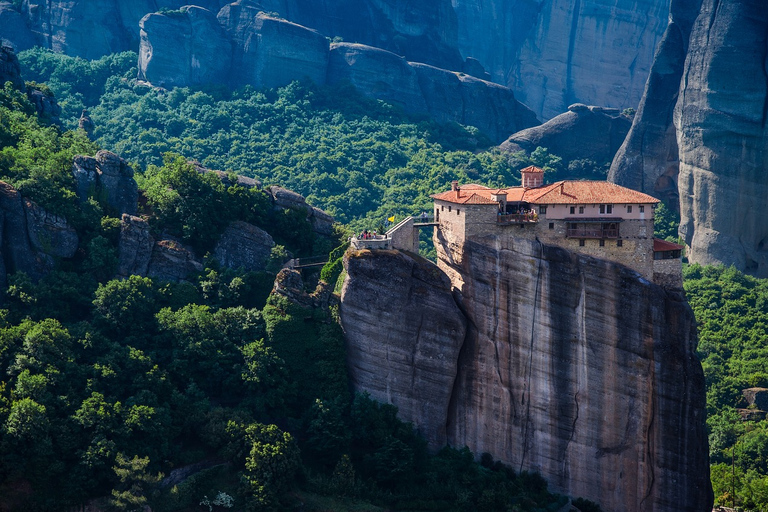 From Athens: Peloponnese 6-Day Private Tour to Meteora Accommodation in 3-Star Hotels