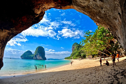 Krabi: rundtur på 4 öar med longtailbåtMötesplats vid Railay Beach