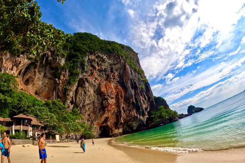 Krabi: Passeio pelas 4 ilhas em um barco de cauda longaPonto de encontro na praia de Railay