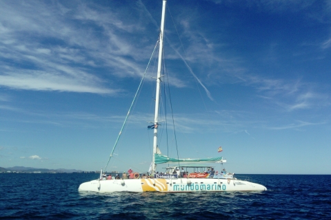 Valencia: Segelkatamaran-Bootsfahrt mit MittagessenValencia: Katamaran-Bootsfahrt mit valencianisches Mittagessen & Netzsitzen