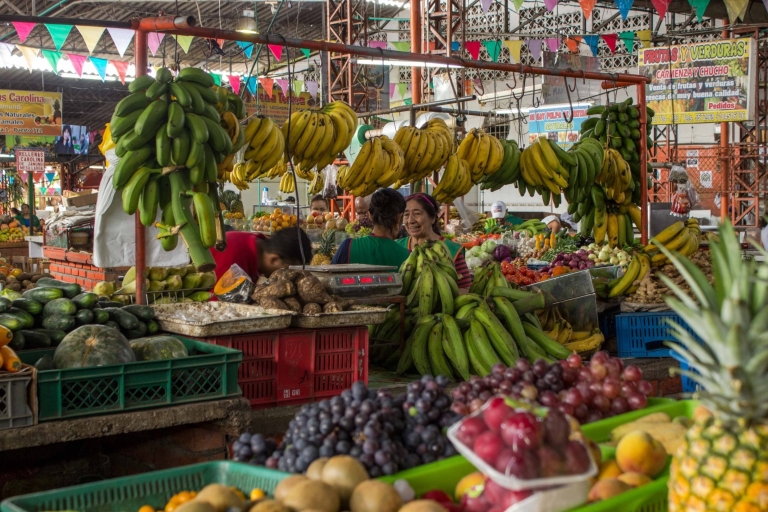 Santiago de Cali: piesza wycieczka po targu owocowym z degustacjąWycieczka z przewodnikiem w języku angielskim