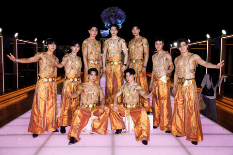 Pattaya: Oriental Atlantis Cruise with Buffet and Show Oriental Atlantis - VIP Seat - 6:00 PM