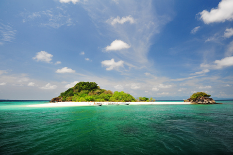 Desde Phuket: isla de James Bond y recorrido en canoa en bote de cola largaTour en grupo: recogida en Pa Tong, Choeng Thale, Karon y Mai Khao