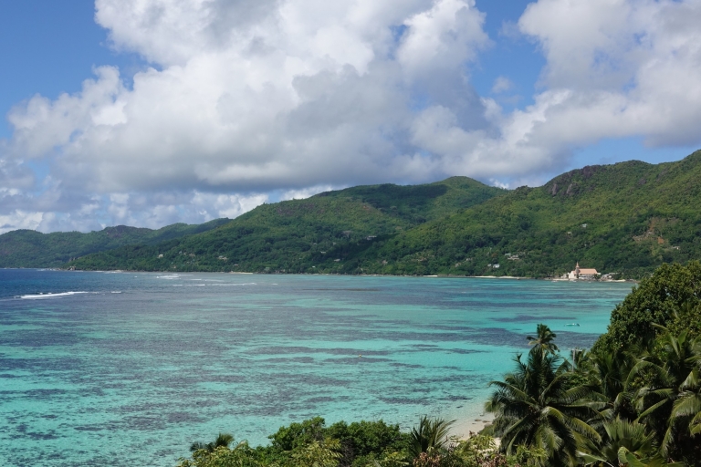 Desde Victoria: visita guiada a la isla de Mahé en autobúsOpción estándar