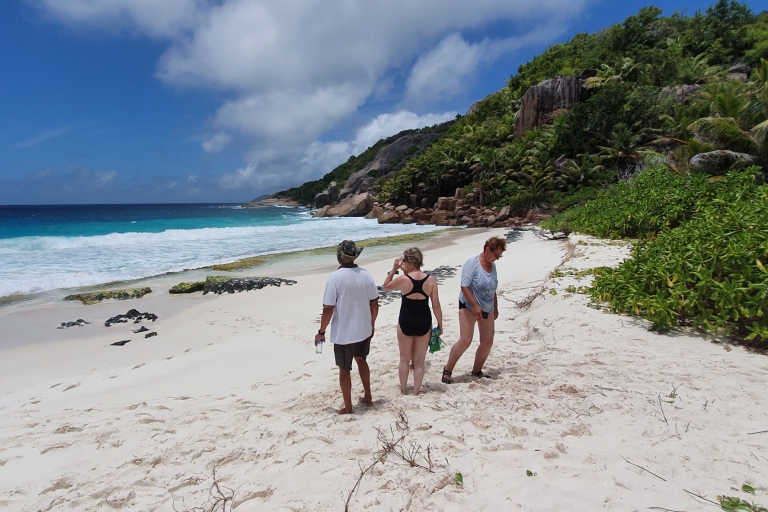 Desde Praslin: excursión de un día a las islas Cousin, Curieuse y St Pierre