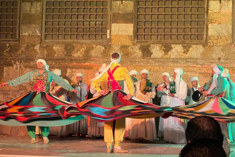 Le Caire : spectacle de la troupe de danse Tanoura du patrimoine égyptien