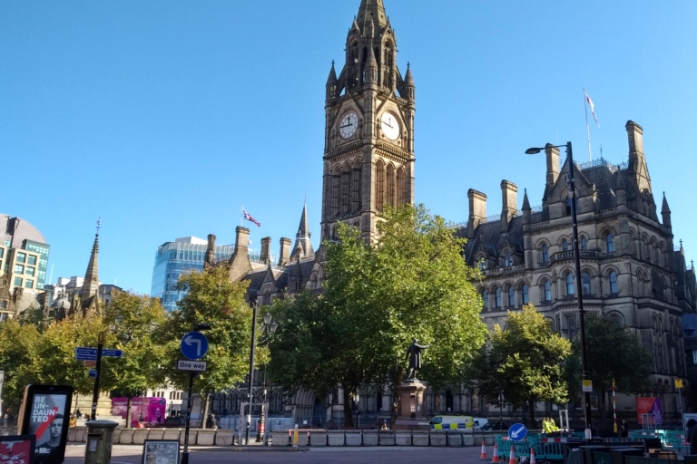 Manchester: Self-Guided City Sightseeing Treasure Hunt