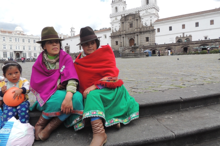 Z Quito: kolejka linowa, Muzeum Intiñan i wycieczka po mieście kolonialnym
