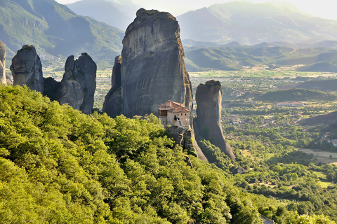 Depuis Athènes : visite de la ville, de Delphes, des Météores et de SantorinHôtel 3 étoiles