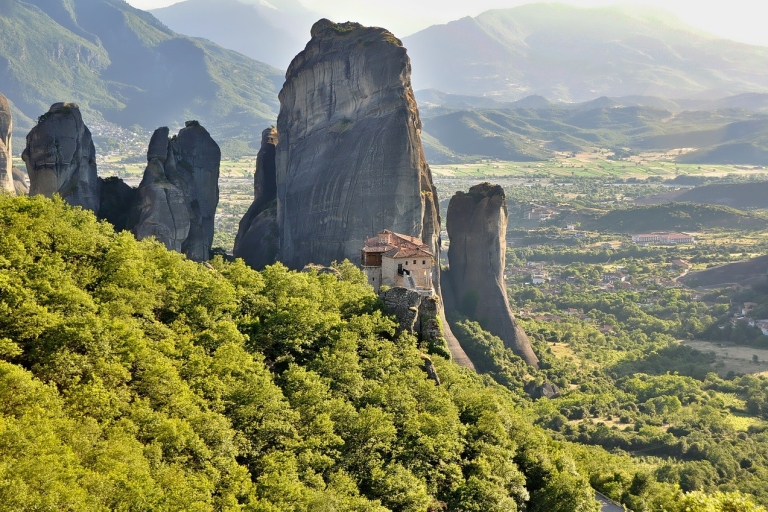 Van Athene: City, Delphi, Meteora en Santorini Tour3-sterrenhotel
