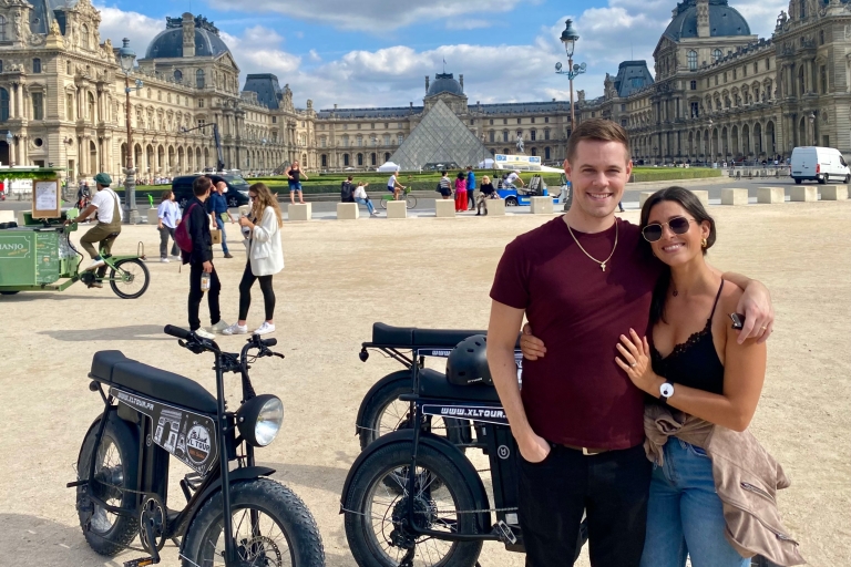 Parijs: Eiffeltoren en Notre Dame Night Tour per e-bike