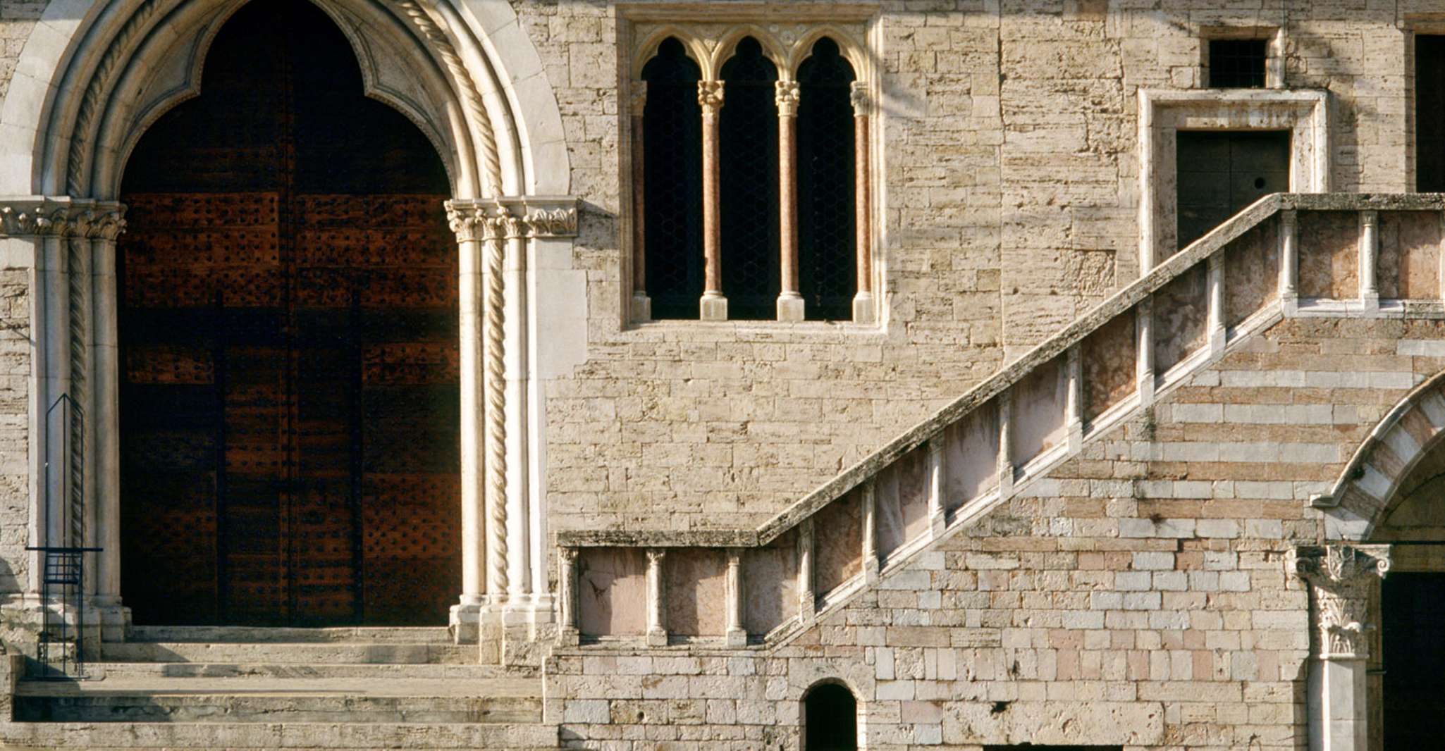 Perugia, Old Town Walking Tour, Piazza IV Novembre - Hizvo