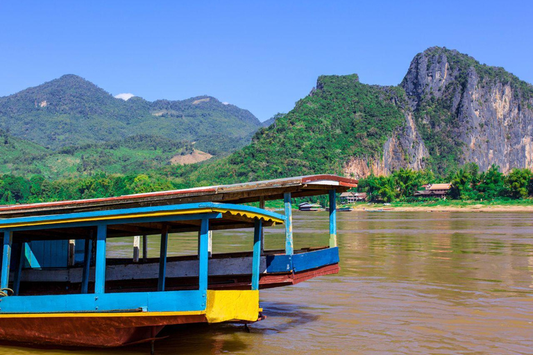Luang Prabang: Tak Bat Ceremony, Pak Ou Caves & Boat Tour