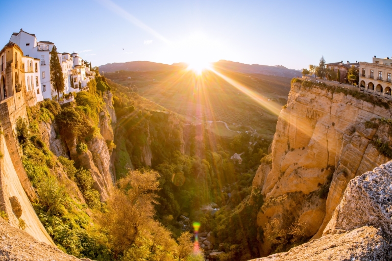 Von Marbella oder Estepona: Tagesausflug Ronda, Stierkampfarena und Bäder