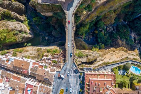 Von Marbella oder Estepona aus: Tagesausflug nach Ronda, Stierkampfarena und Bäder