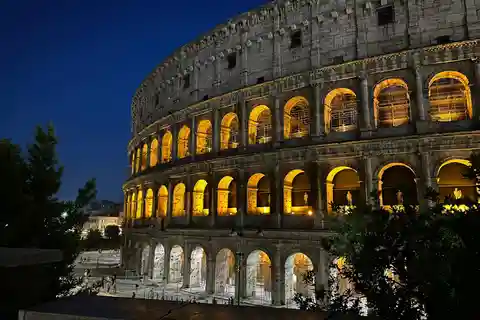 Rome Night Golf Cart Tour with Access to an Exclusive Dinner