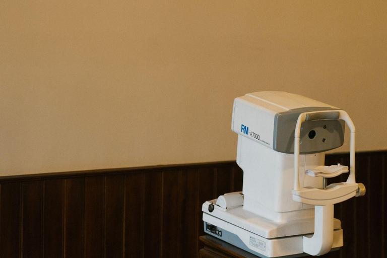 Da Nang: Custom-Made Prescription Glasses in Colonial Optic