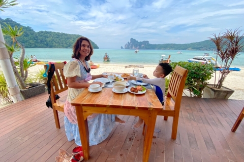 Phuket : Visite des îles Phi Phi en bateau rapide et déjeuner buffetDepuis Phuket : îles Phi Phi en hors-bord et déjeuner buffet