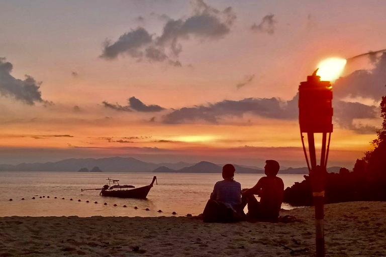 كرابي جولة غروب الشمس في كوه هونج مع بوفيه عشاء وغوص ليليخدمة الاستقبال في الفندق في آو نانج، ومدين