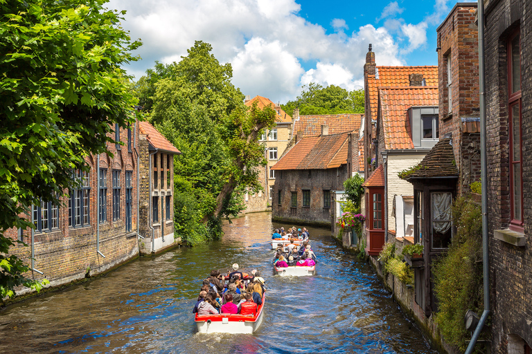 Bruges Uncovered: Walking Tour & Canal Boat Experience Walking tour in English