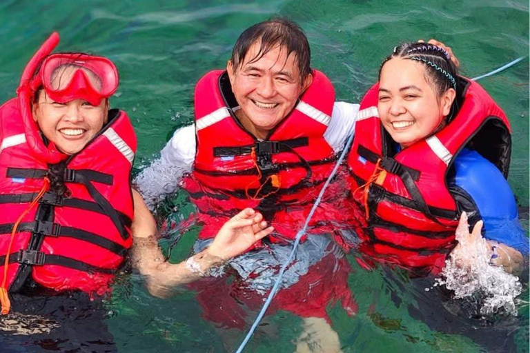Boracay: Red Wave Island Hopping Tour with Water Activities