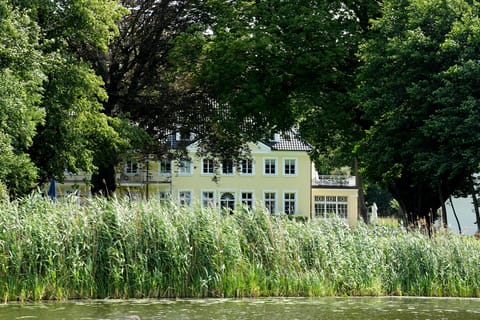 Lübeck: Die Kleine Flussfahrt durch die grüne Stadt-Wakenitz