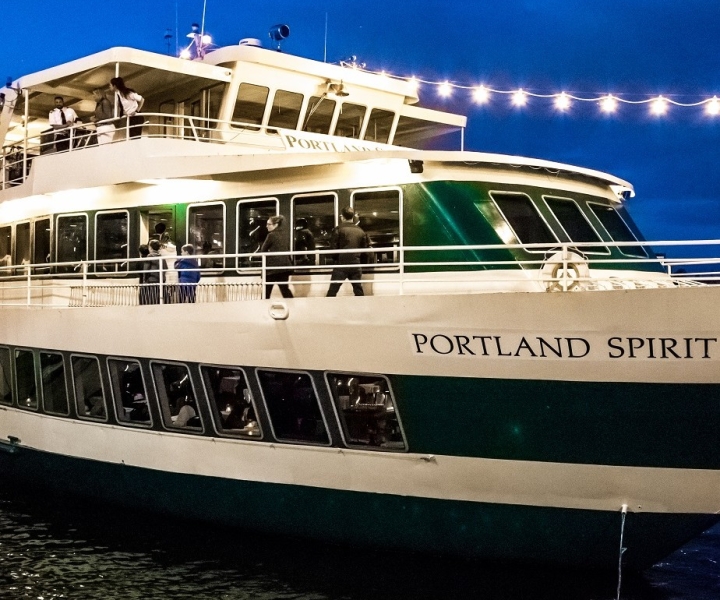 Portland: Willamette River 2.5-hour Dinner Cruise