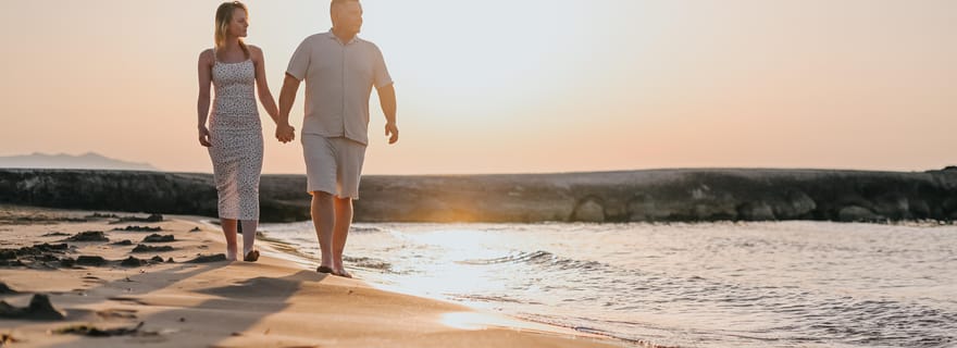 Gouves : Photoshoot au coucher du soleil avec un photographe professionnel
