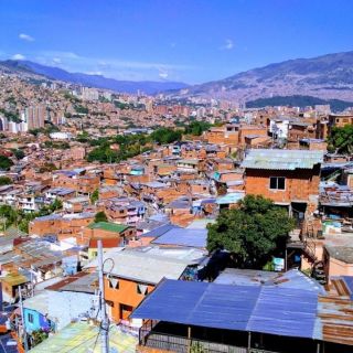 Medellín: Private Pablo Escobar and Comuna 13 Tour