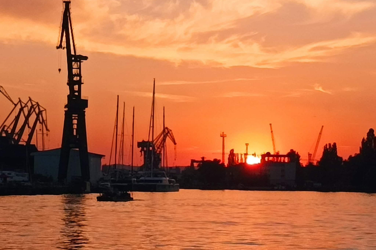 Gdansk: 8:50PM Evening Cruise With Live Music on Black Pearl