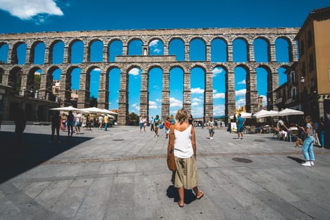 Segovia: Private City Walking Tour with Alcázar of Segovia