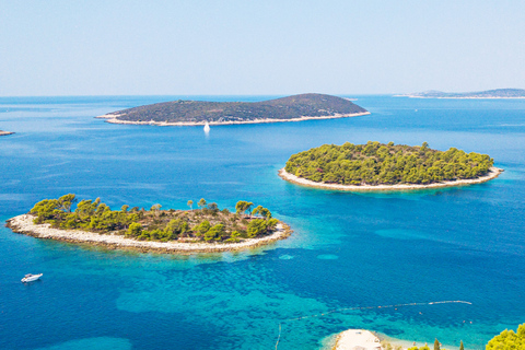 Trogir: White Lagoon, Maslinica & Blue Lagoon Speedboat Tour