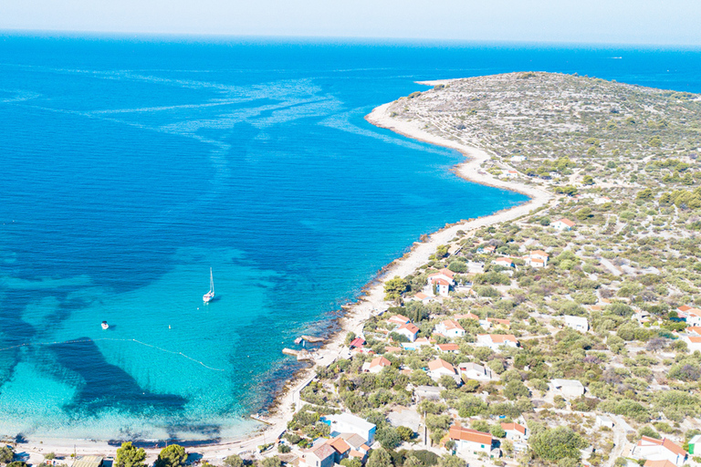 Trogir: White Lagoon, Maslinica & Blue Lagoon Speedboat Tour