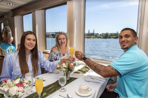 Portland: Champagne Brunch Cruise on Willamette River