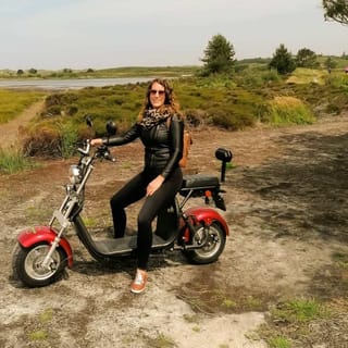 テセル:E-Scooterレンタル