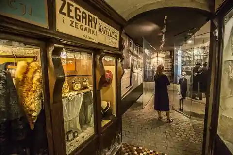 Cracovie : Croisière courte et visite guidée de l'usine de Schindler
