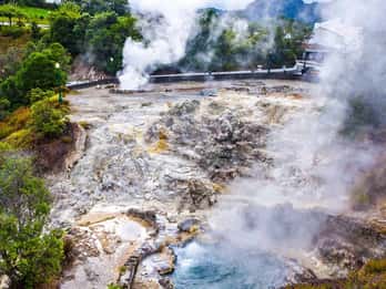 São Miguel: excursión al volcán de Furnas y a las plantaciones de té con almuerzo incluido.