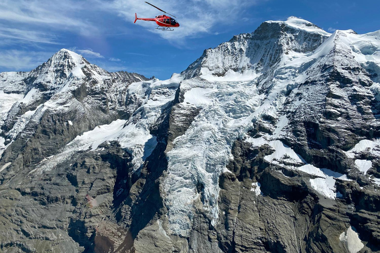 Exclusive helicopter-tour for 4 people to the Swiss Alps