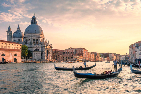 Venice: Private Gondola Ride ExperienceVenice: Gondola Ride Experience