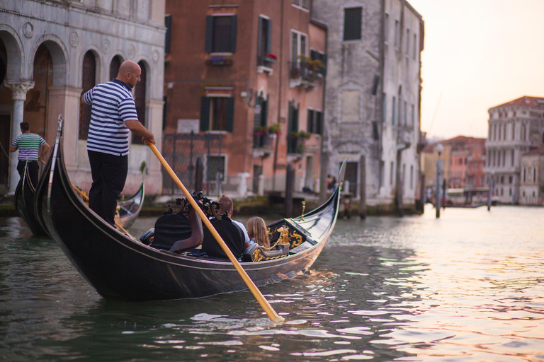 Venice: Private Gondola Ride Experience Venice: Gondola Ride Experience