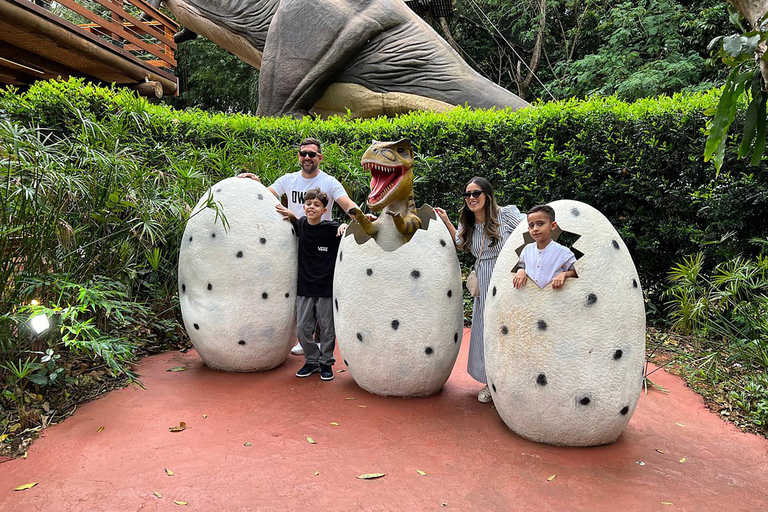 Foz do Iguaçu Tree climbing and zip-lining at Dino Adventure