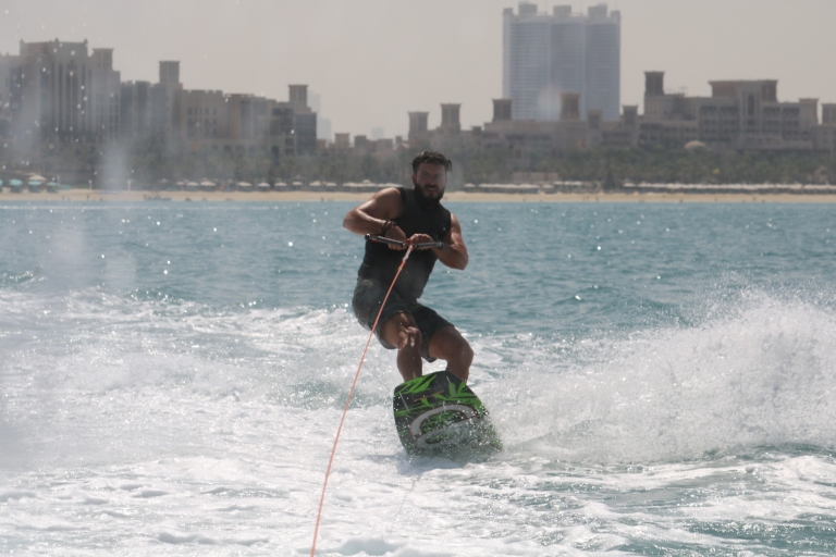 Dubái: experiencia privada en lancha motora y wakeboardSesión de 60 minutos