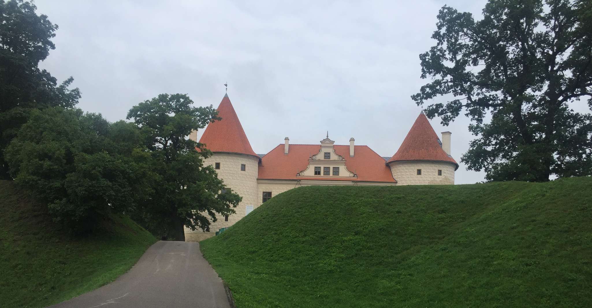 From Riga, Road Trip to Vilnius with Sightseeing Stops - Housity