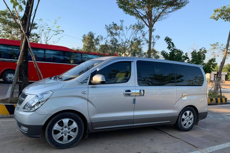 Taxi da Siem Reap a Phnom Penh con autista parlante ingleseTaxi privato da Siem Reap a Phnom Penh