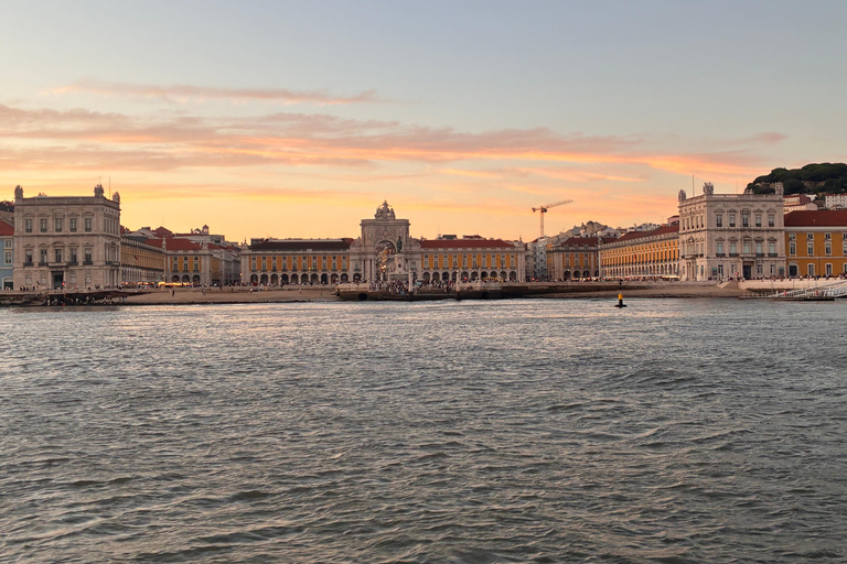 Sunset aboard a sailboat in Lisbon! Sunset aboard a sailing boat in Lisbon!