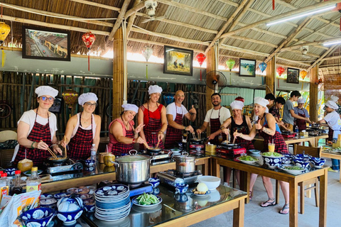 From Hoi An: Market Tour, Basket Boat Ride and Cooking Class