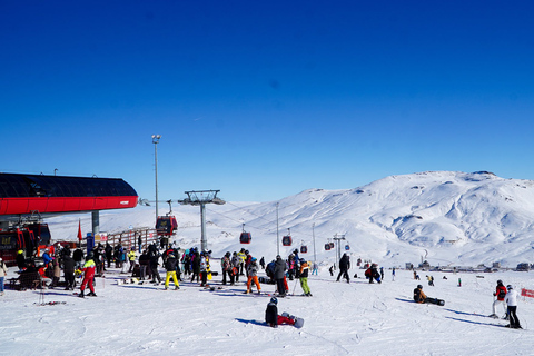 Kappadokien: Berg Erciyes Skifahren und Snowboarden TourTransfer, Mittagessen, gesamte Ausrüstung und 1-stündige Skistunde