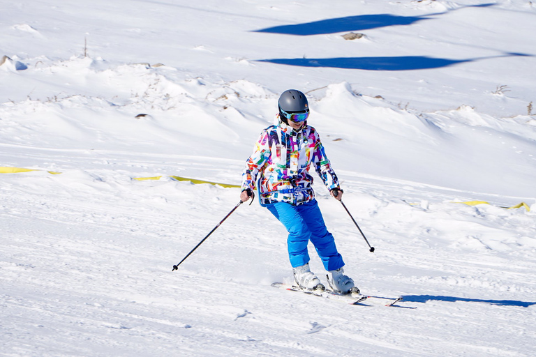 Kappadokien: Berg Erciyes Skifahren und Snowboarden TourTransfer, Mittagessen, gesamte Ausrüstung und 1-stündige Skistunde